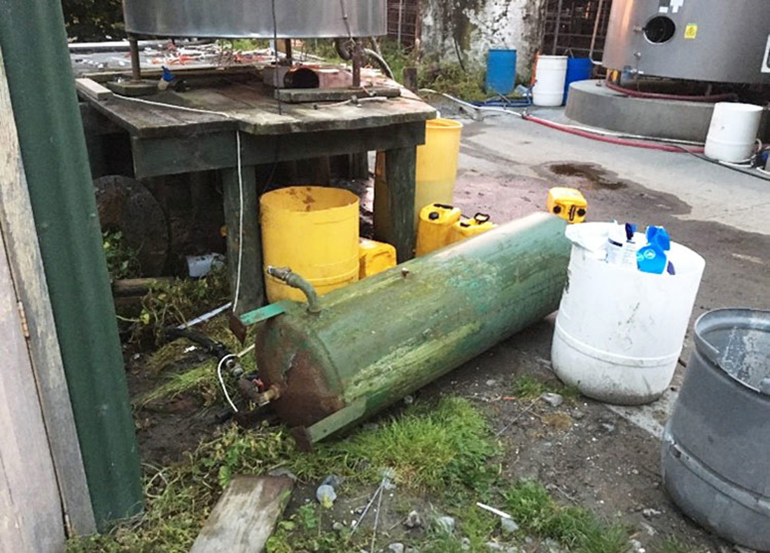 Kaikoura Earthquake Damaged And Disconnected Pressure Tank For Farm Water Supply 750X540