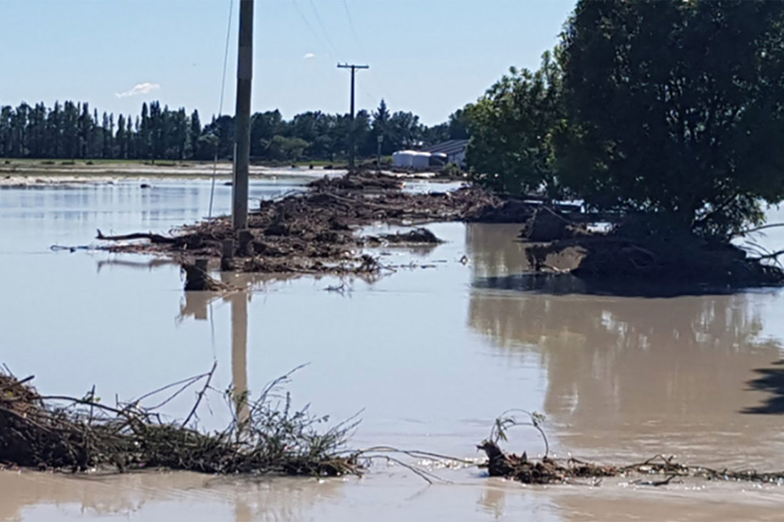 Rangitata River Flood Tanker Track To Milking Shed 1500X1000